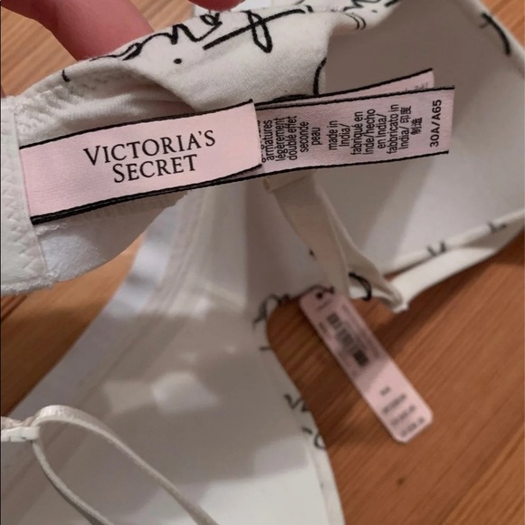 NEW WITH TAGS Victoria Secret T-Shirt Bra - Picture 5 of 7